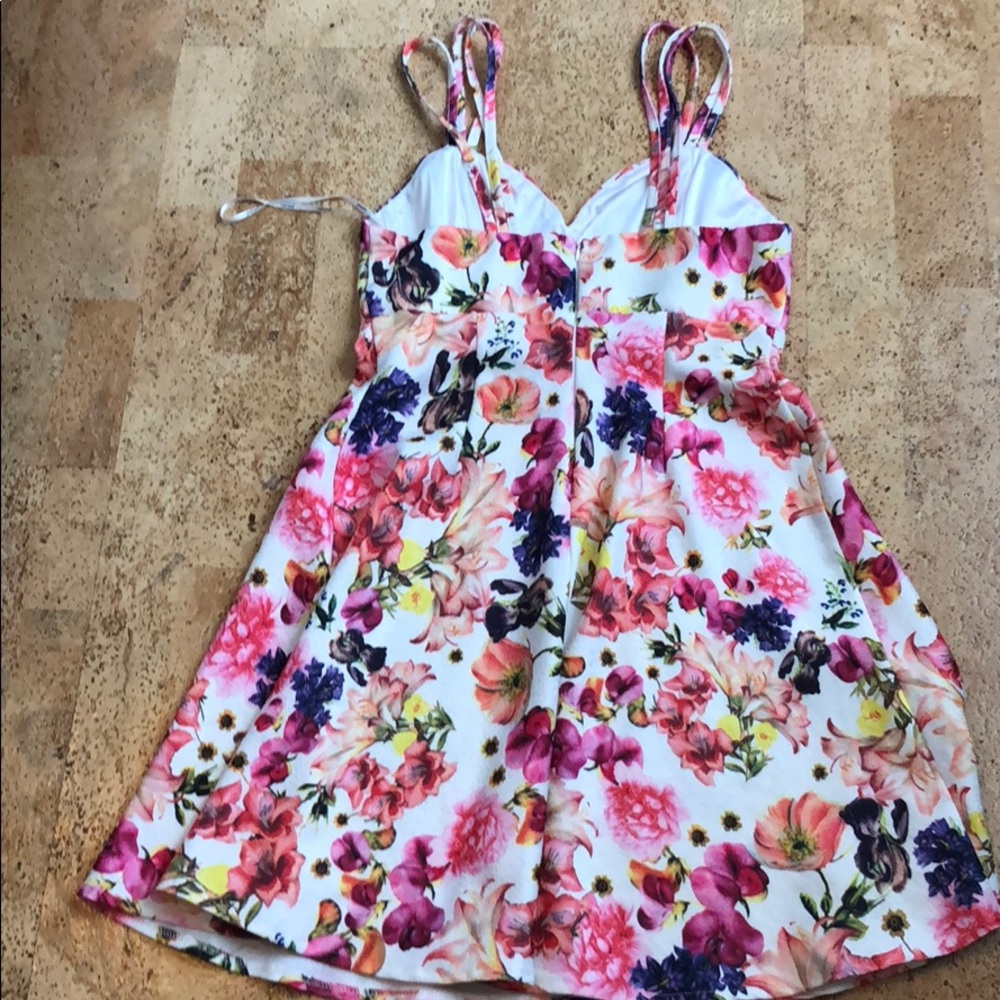 Nikibiki multicolor casual floral dress